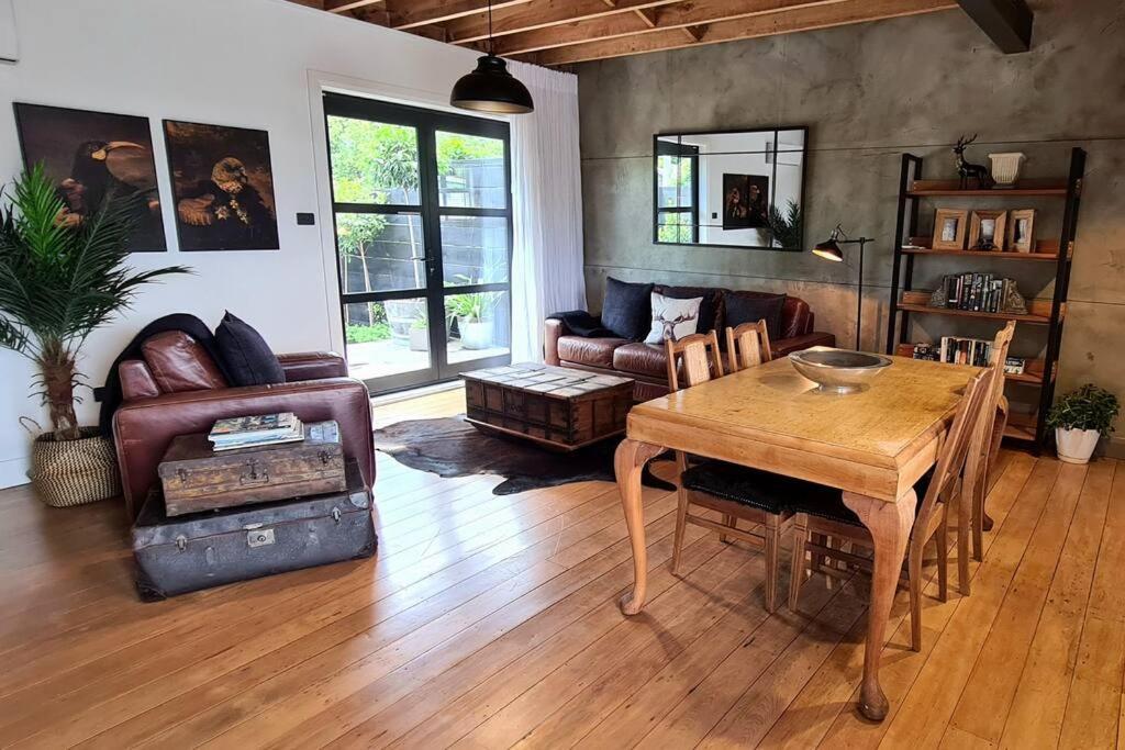 Apartment 3 - Haddin Court - Industrial Glam Μπλένχαϊμ Εξωτερικό φωτογραφία